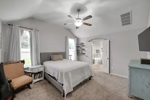 676 Oak Cir Dr E, Conroe, TX 77301 - Photo 23