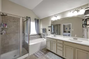 676 Oak Cir Dr E, Conroe, TX 77301 - Photo 27