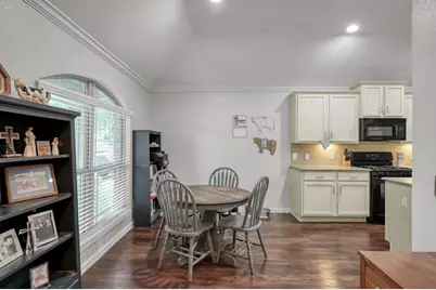 676 Oak Circle Dr E, Conroe, TX 77301 - Photo 9