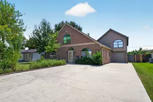 512 Bertloma St, Pasadena, TX 77502 - Photo 1