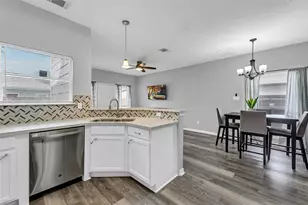 3925 Lowden St, Houston, TX 77051 - Photo 9