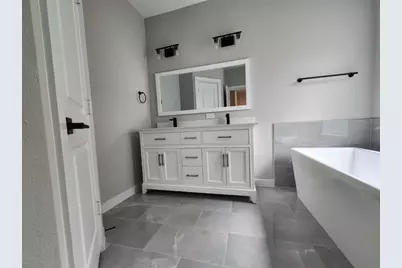 11321 Stonework Grove Lane, Houston, TX 77076 - Photo 17