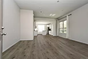 10410 Royal Magnolia Dr, Conroe, TX 77303 - Photo 5