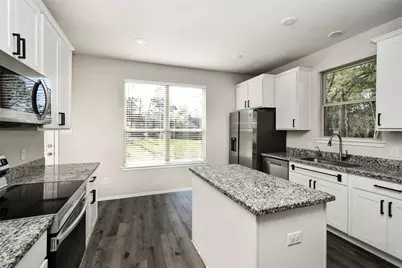 10410 Royal Magnolia Drive, Conroe, TX 77303 - Photo 13