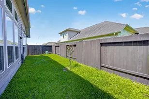 8710 Ruddy Duck Ct, Baytown, TX 77521 - Photo 27