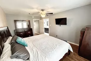 5005 Georgi Ln, Houston, TX 77092 - Photo 9