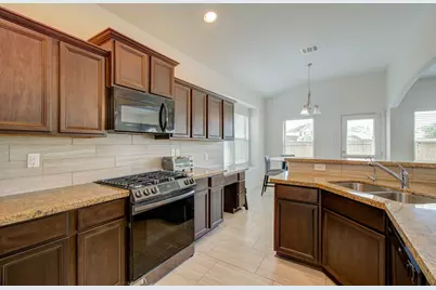 5515 Bayleys Court, Katy, TX 77449 - Photo 9