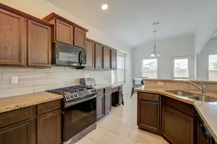 5515 Bayleys Ct, Katy, TX 77449 - Photo 9