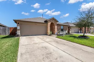 3910 Hybrid Ct, Baytown, TX 77521 - Photo 3