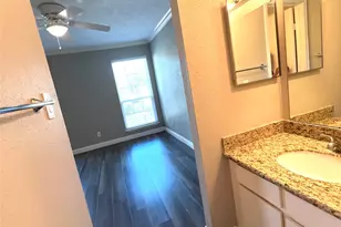 7575 Cambridge St, Houston, TX 77054 - Photo 17