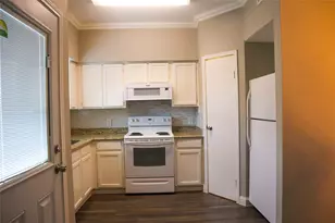 7575 Cambridge St, Houston, TX 77054 - Photo 7