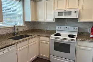 7575 Cambridge St, Houston, TX 77054 - Photo 9