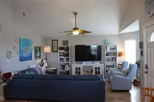 4123 Reeves Dr, Galveston, TX 77554 - Photo 3