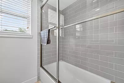 818 Silvergate Drive, Houston, TX 77079 - Photo 35