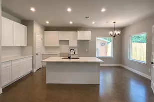 15506 Arrowhead Loop W, Willis, TX 77378 - Photo 9