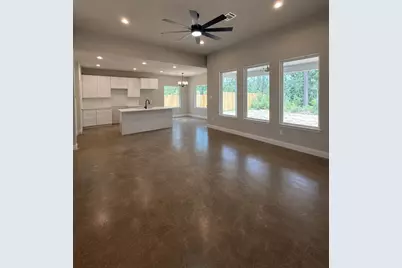 15506 Arrowhead Loop W, Willis, TX 77378 - Photo 5