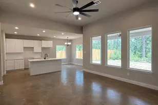 15506 Arrowhead Loop W, Willis, TX 77378 - Photo 5