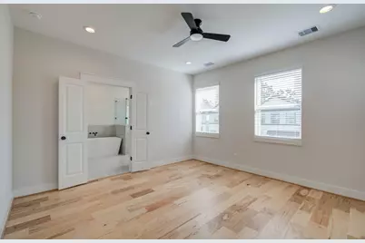 5309 Donovan Gardens Lane, Houston, TX 77091 - Photo 9