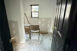 719 County Rd 3880, Cleveland, TX 77328 - Photo 17