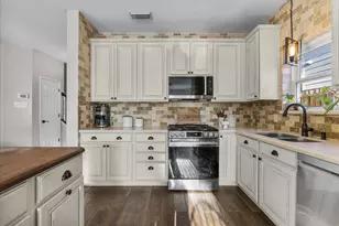 1819 Calypso Cove Ct, Pasadena, TX 77586 - Photo 11