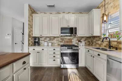 1819 Calypso Cove Court, Pasadena, TX 77586 - Photo 9