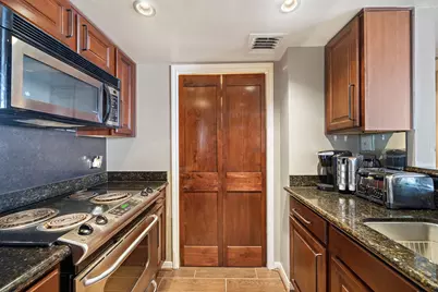 3525 Sage Road #1111, Houston, TX 77056 - Photo 13