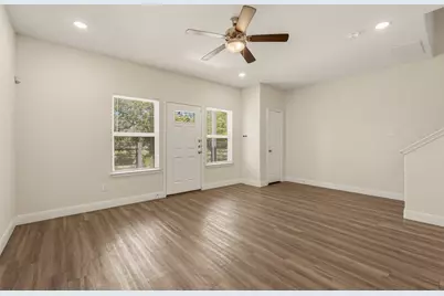 2218 Bringhurst Street #B, Houston, TX 77026 - Photo 5