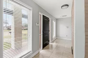 2419 Briarlee Dr, Houston, TX 77077 - Photo 3