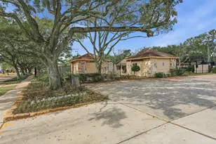 2419 Briarlee Dr, Houston, TX 77077 - Photo 31