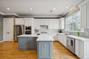 1525 W 25th St, Houston, TX 77008 - Photo 3