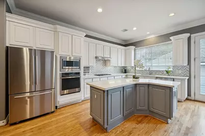 1525 W 25th Street, Houston, TX 77008 - Photo 13