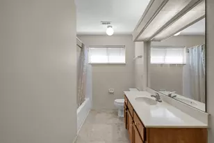 708 S Millbend Dr, The Woodlands, TX 77380 - Photo 23