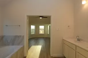 962 Garden Path Dr, Willis, TX 77378 - Photo 9