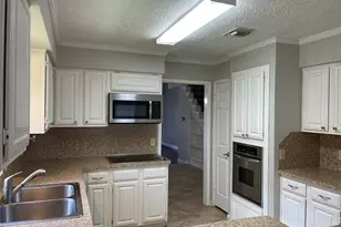 3118 Redcliff Dr, Sugar Land, TX 77479 - Photo 1