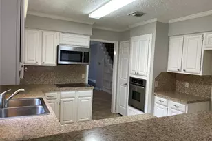 3118 Redcliff Dr, Sugar Land, TX 77479 - Photo 5