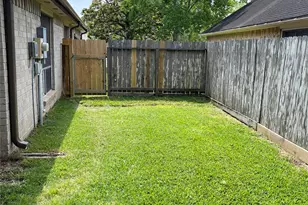 3118 Redcliff Dr, Sugar Land, TX 77479 - Photo 33