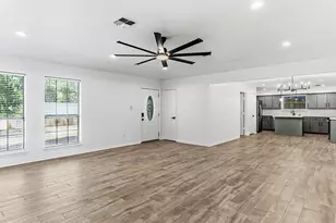 1810 Greentree Dr Dr, Huntsville, TX 77340 - Photo 9