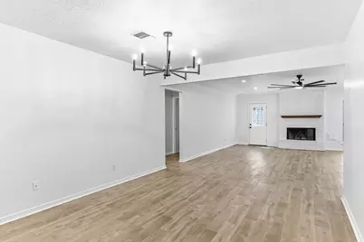 1810 Greentree Drive Drive, Huntsville, TX 77340 - Photo 11