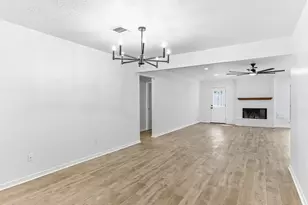 1810 Greentree Dr Dr, Huntsville, TX 77340 - Photo 11