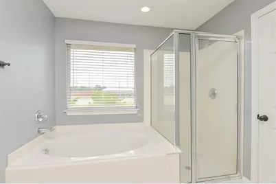 8755 Thistlemoor Lane, Houston, TX 77044 - Photo 17