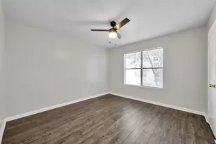 900 Holly Dr, Conroe, TX 77301 - Photo 11