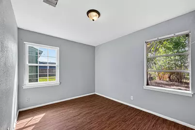 10106 Sierra Drive, Houston, TX 77051 - Photo 15