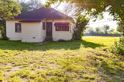 668 Fm 443 #A, Yoakum, TX 77995 - Photo 19