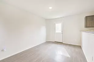 963 Lucky St, Houston, TX 77088 - Photo 9