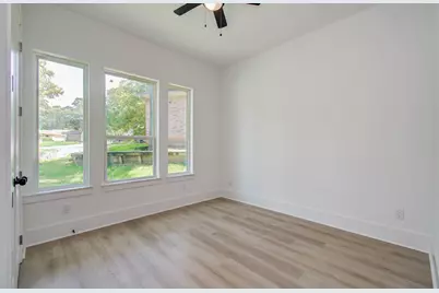 1802 Rollingwood Drive, Huntsville, TX 77340 - Photo 3