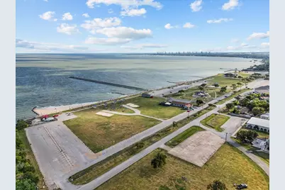 101 Grove Street, La Porte, TX 77571 - Photo 9