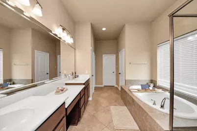 13723 Playa Lucia Court, Houston, TX 77044 - Photo 17