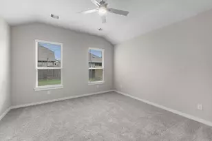 1747 Pecan Woods Ln, Conroe, TX 77301 - Photo 11
