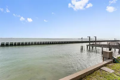 5 Tiki Circle, Tiki Island, TX 77554 - Photo 3
