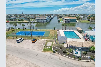 22502 Kennedy Drive, Galveston, TX 77554 - Photo 11